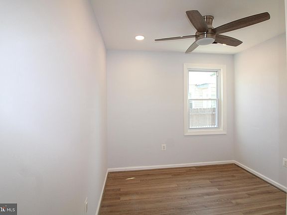 5th image of 24 E Reed Ave