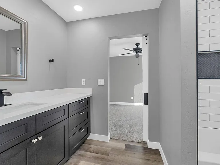 2509 E Broadway Rd #4 — Photo 18