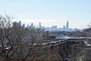 5th image of 827 W Bradley Pl APT 4E