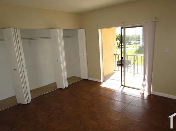 5100 SW 41st St APT 301, Hollywood, FL 33023