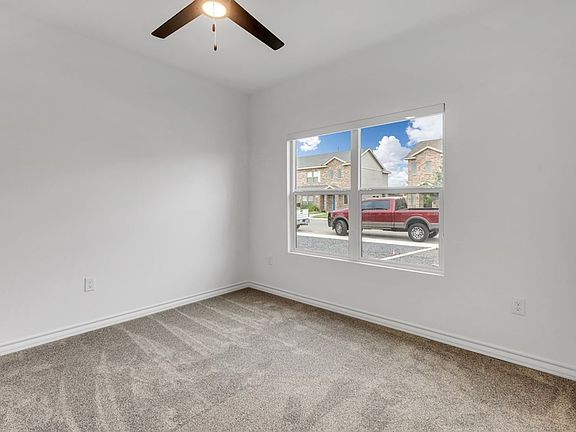 4th image of 204 Old Course Rd