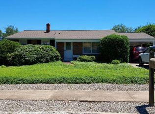 18 Maitland Rd, Hamilton, NJ 08620