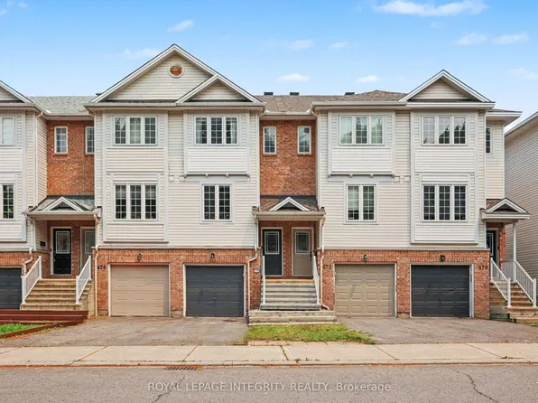 474 Seyton Dr, Ottawa, ON K2H 1G2