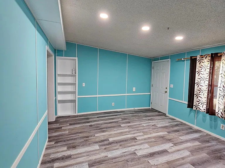 1256 Hawk Ave — Photo 13
