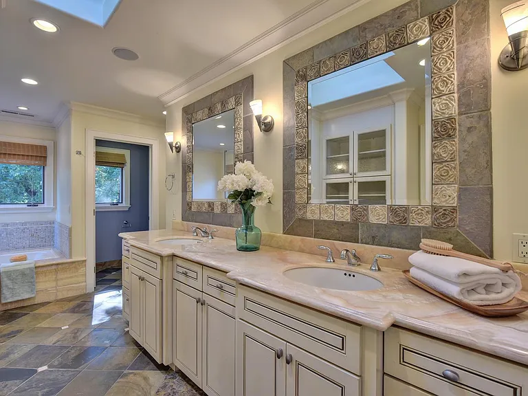 1190 Willow Glen Way — Photo 23