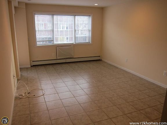 5th image of 2325 30th Dr APT 5A
