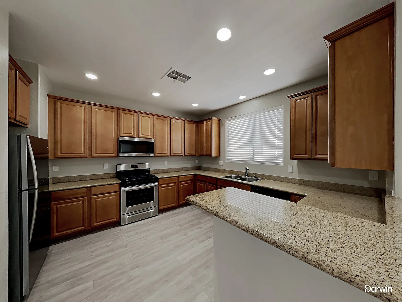 3 bed, 2.5 bath, 1568 sqft, $2,355 — Photo 2