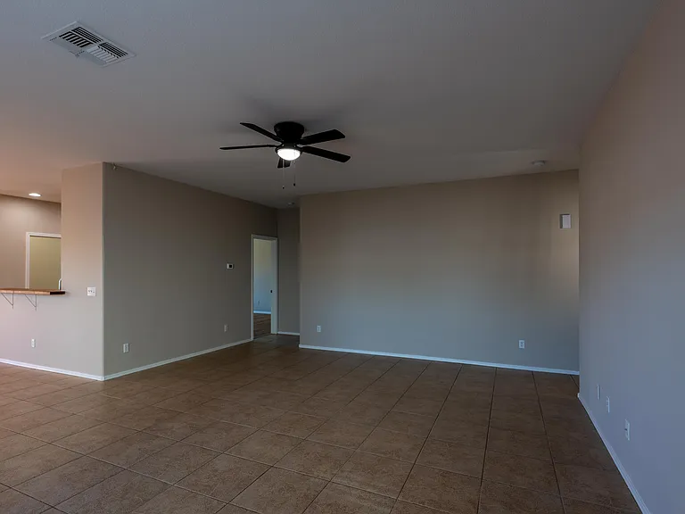 16247 W Monroe St — Photo 4