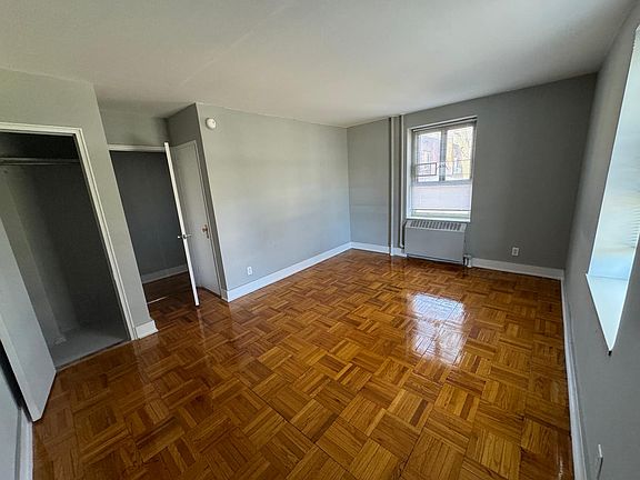4th image of 6949 185th St #3C