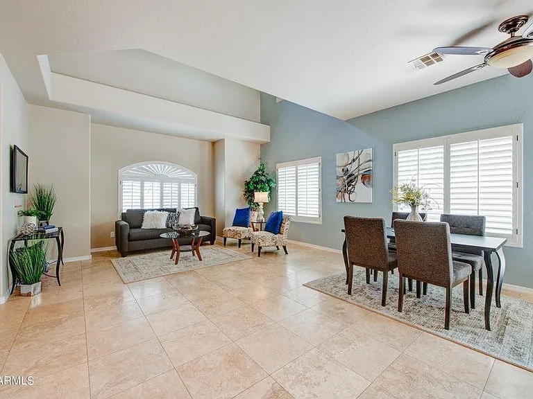1120 S Ash Ave #1004 — Photo 2