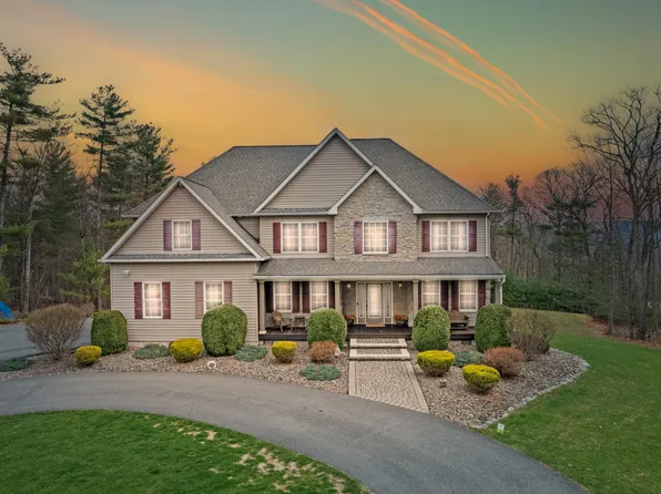 304 Sawmill Rd, Stroudsburg, PA 18360