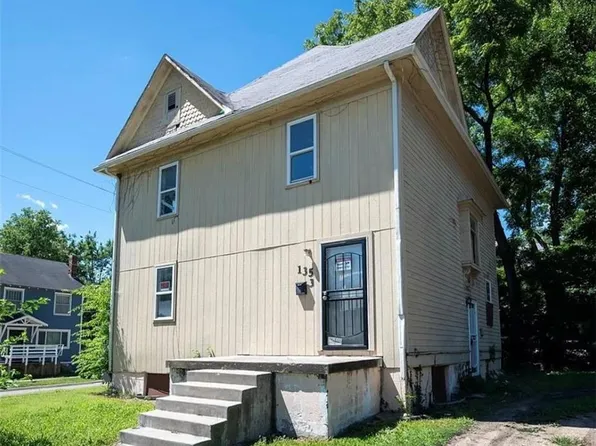 1353 SW Western Ave, Topeka, KS 66604