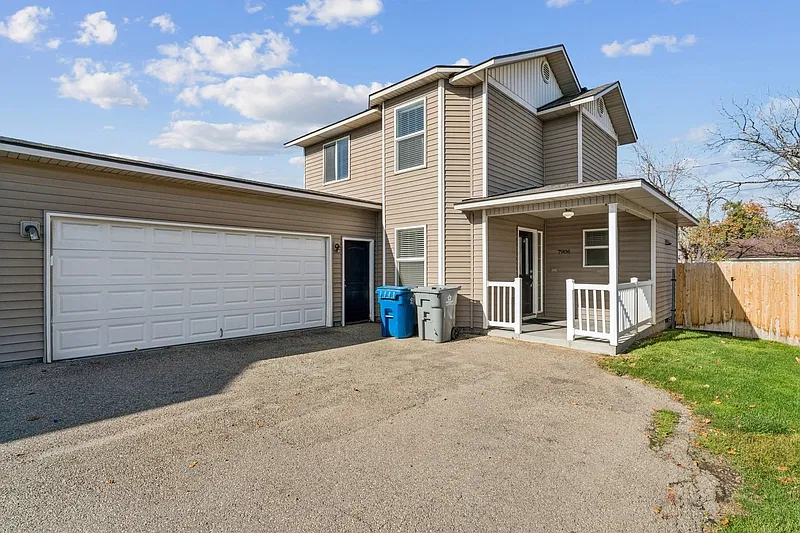3 bed, 2.0 bath, 1100 sqft, $1,795 — Photo 1