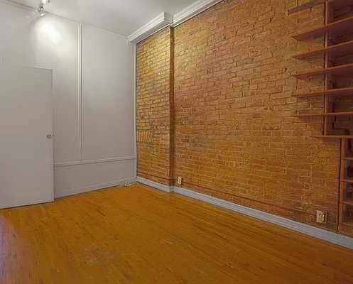 Rented by Creed Realty Group | media 27