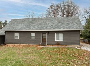 14 Mill St, Walker, IA 52352