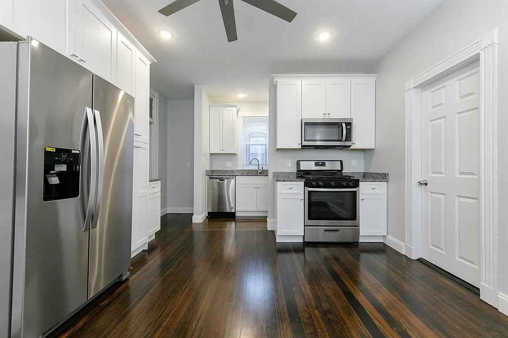 4 bed, 2.0 bath, 1400 sqft, $3,200 — Photo 2