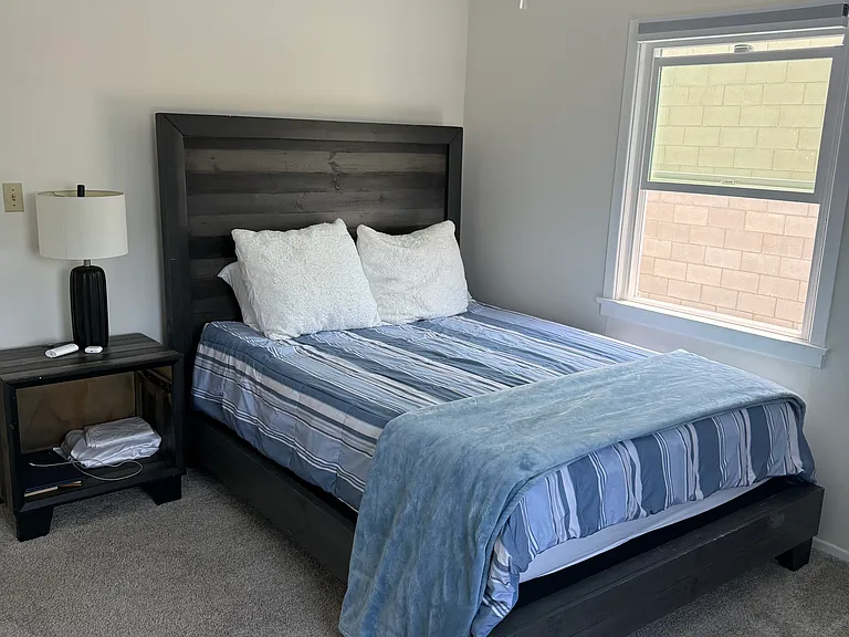 146 N Cedros Ave — Photo 11