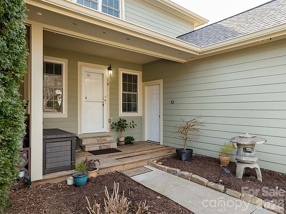 4th image of 10 Aberdeen Dr
