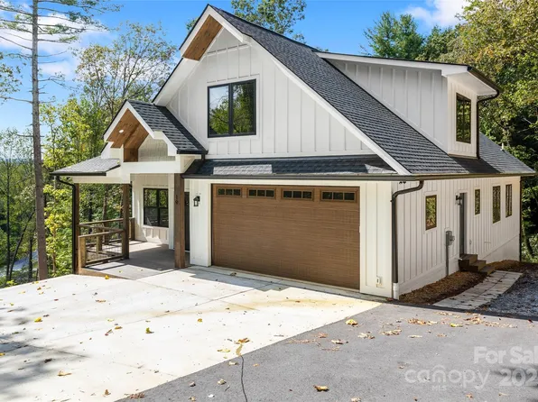 19 Terrace Forest Trl, Horse Shoe, NC 28742