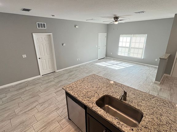 5th image of 1247 San Matio St SE