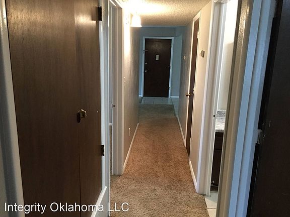 4th image of 3913 N Rockwell Ave #243