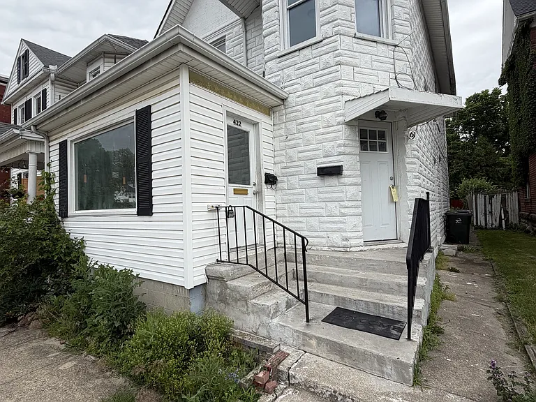 422 W High St #1 — Photo 1