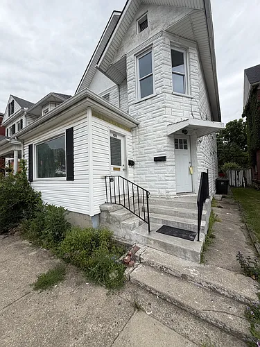 422 W High St Photo 1