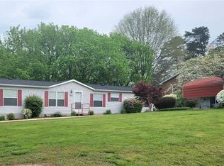 1803 Coon Rd, Pinnacle, NC 27043