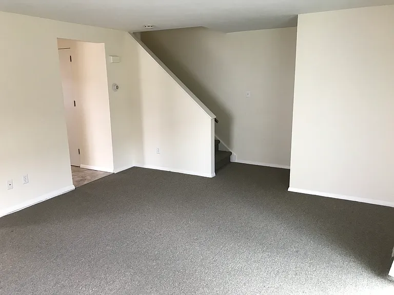 831 Squires Ave #B — Photo 6
