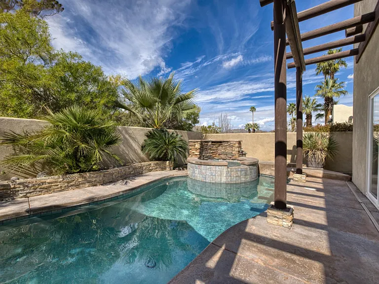 53740 Avenida Navarro — Photo 2