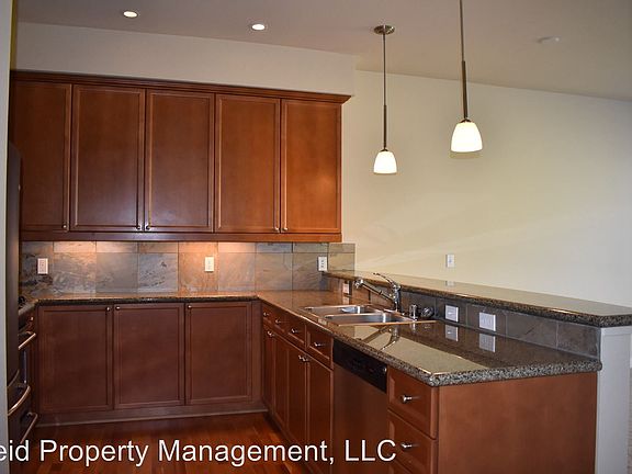5th image of 400 Washington Ave #201