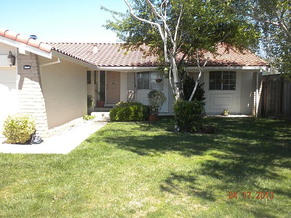 LARGE LOT &amp; MANICURED FRONT