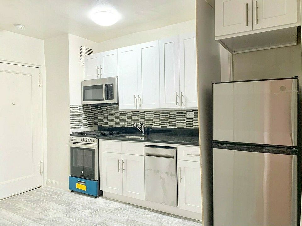 1st image of 402 Ocean Pkwy APT 403