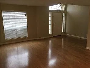 3 bed, 2.0 bath, 1780 sqft, $2,050 — Photo 2