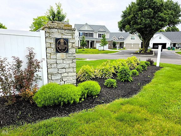4th image of 2418 Somerset Cir