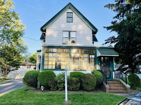 1089 Arlington Ave, Teaneck, NJ 07666