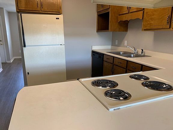 2nd image of 1825 Remer Ln