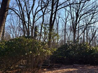155 Crest Dr, Lake Harmony, PA 18624
