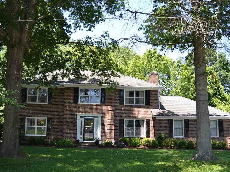 1st image of 825 Rockwood Dr