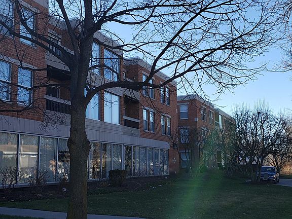 2nd image of 1925 Lake Ave Unit 208