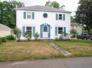 33 Sylvan Rd, Rumford, RI 02916