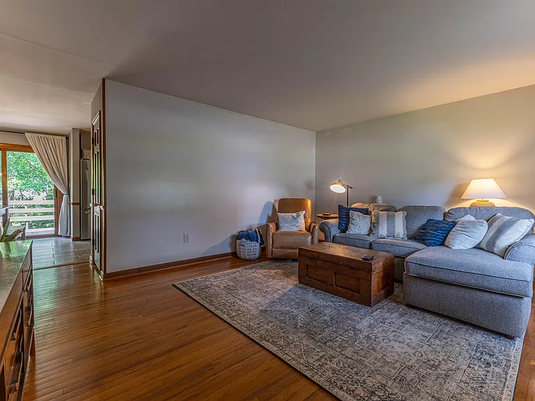 3312 Lynnwood Dr — Photo 10
