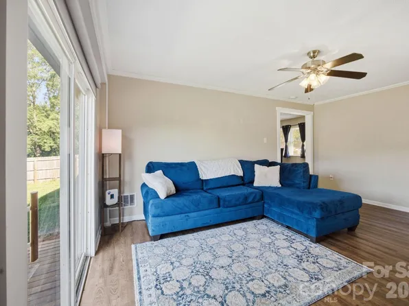 2405 2nd St, Statesville, NC 28677