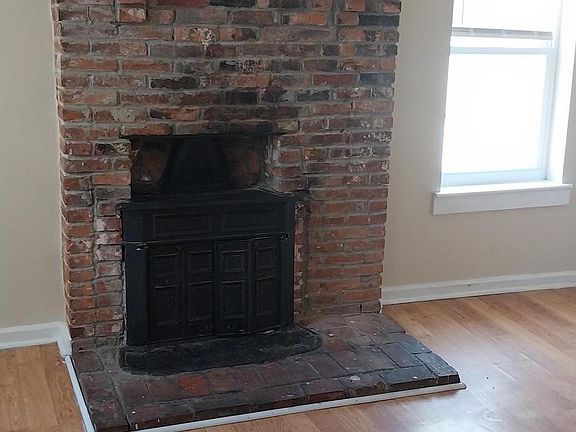 4th image of 1813 E Pratt St APT 2