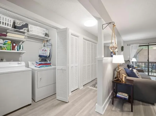 3037 Cape Henry Ct, Virginia Beach, VA 23451