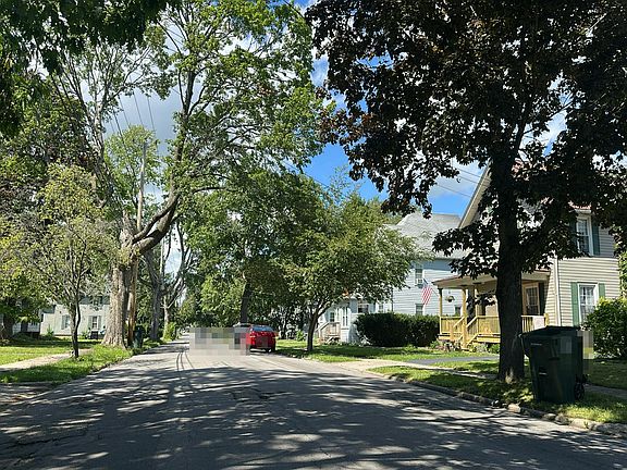 5th image of 224 Hallock St
