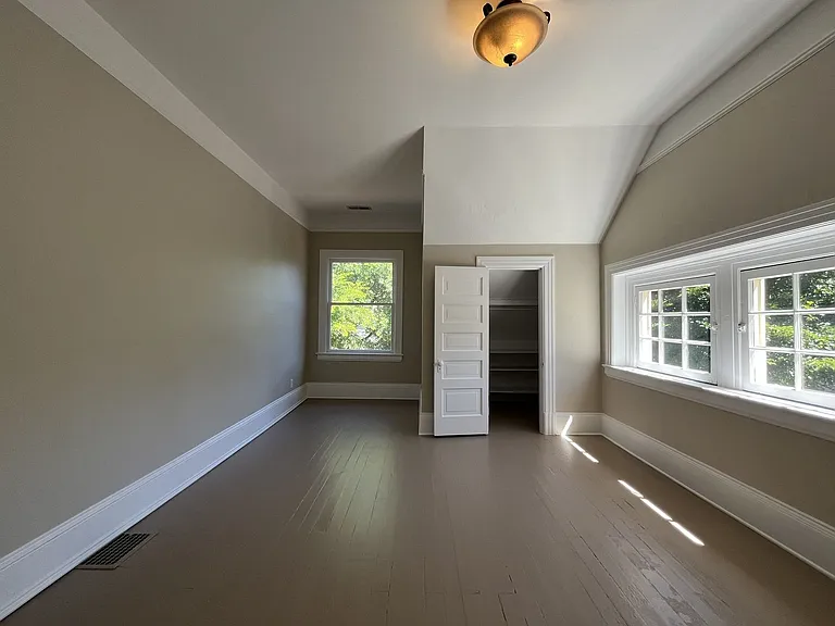 2850 NE Davis St — Photo 36