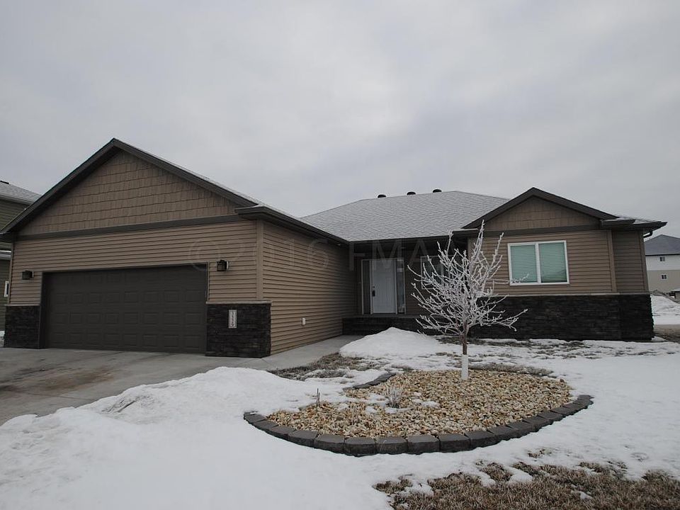 1st image of 3529 8th St E