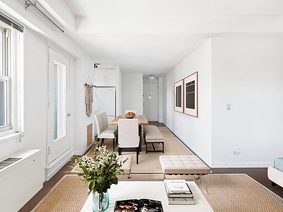 3rd image of 15 Charles St APT 17D