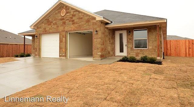 1st image of 4502B Skyflower Ln